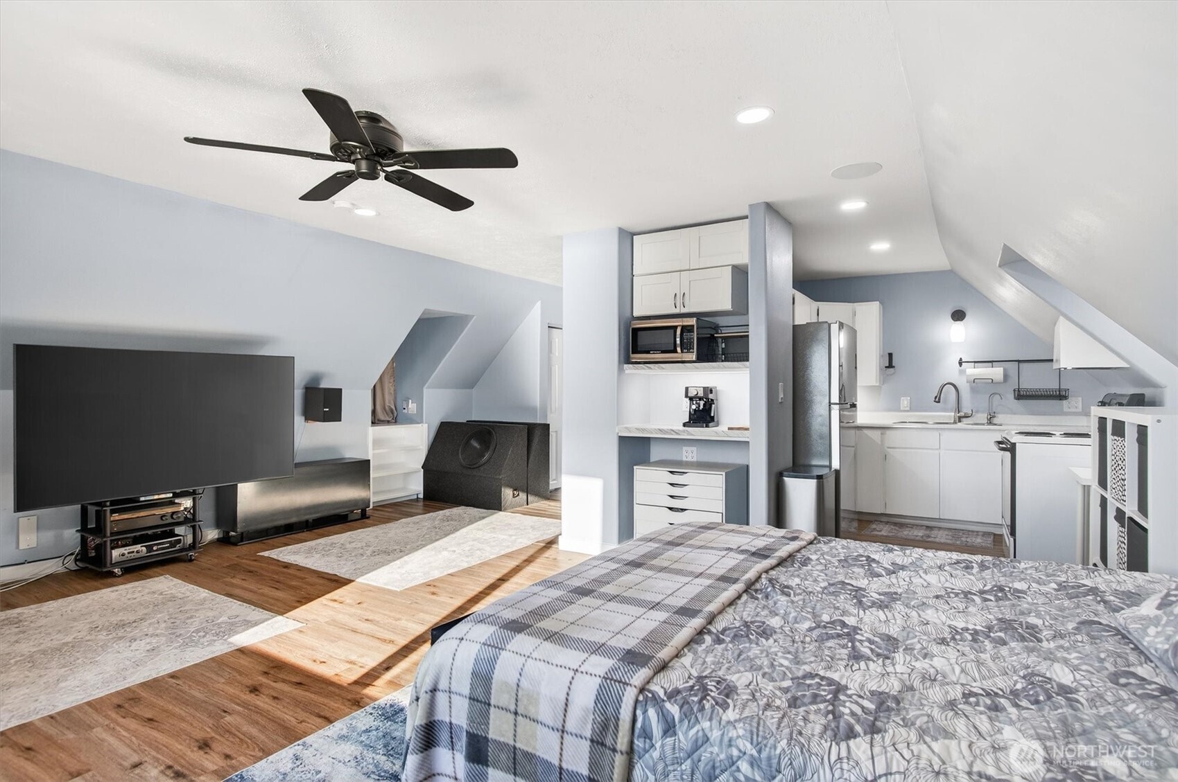 290 Columbia Street Cathlamet WA 98612