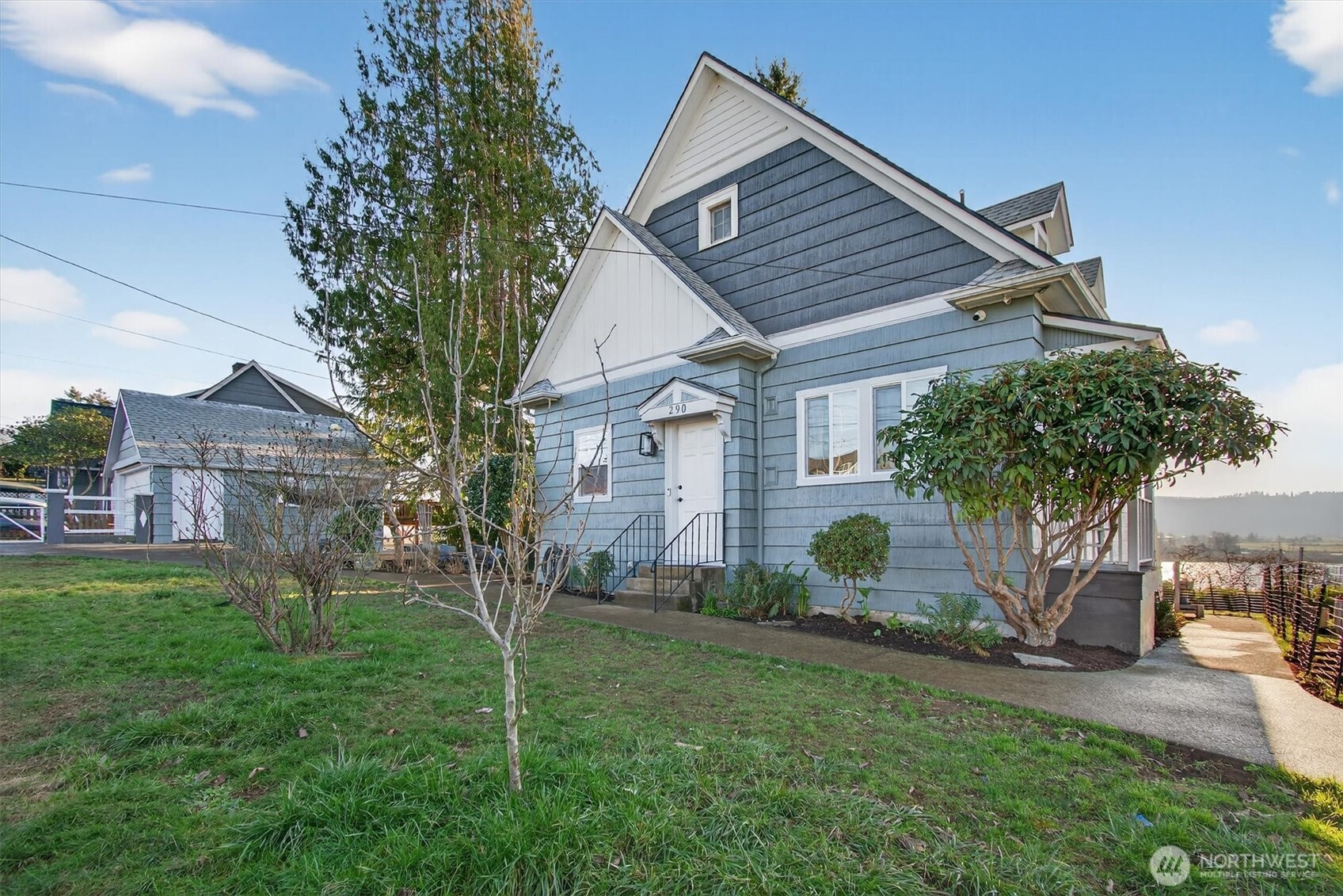 290 Columbia Street Cathlamet WA 98612