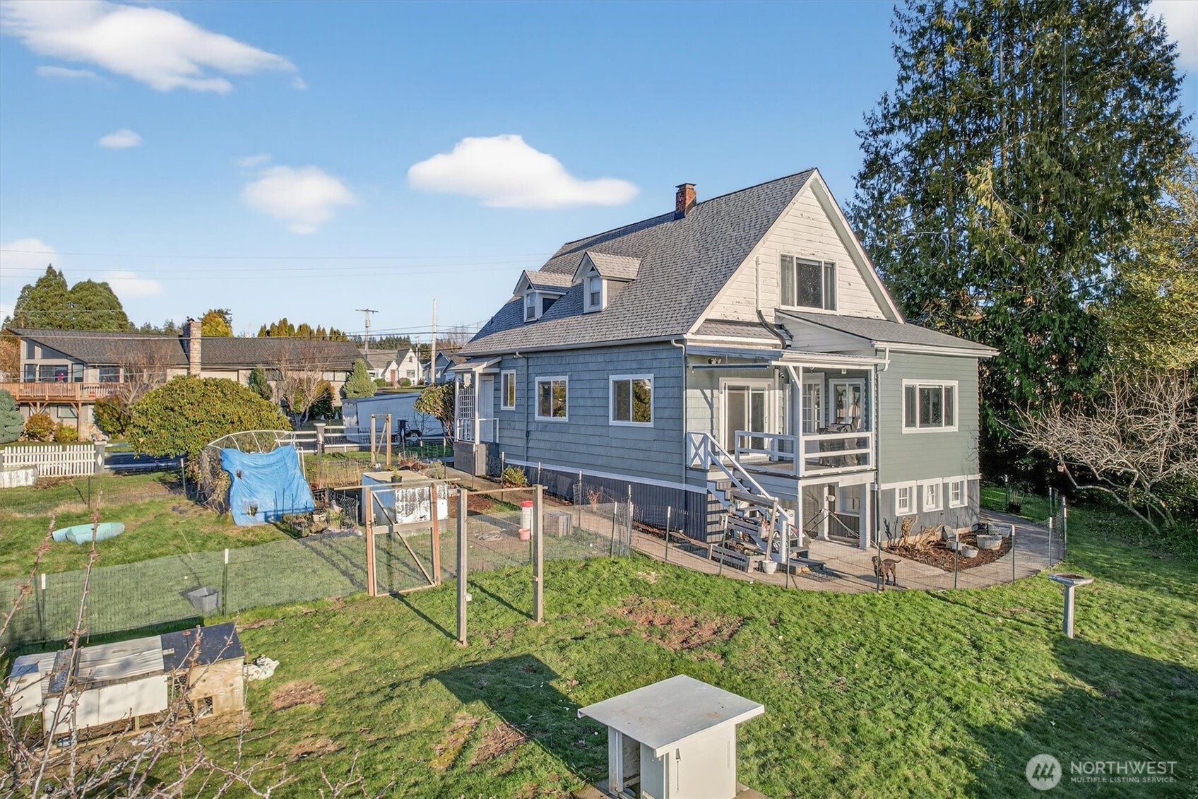 290 Columbia Street Cathlamet WA 98612