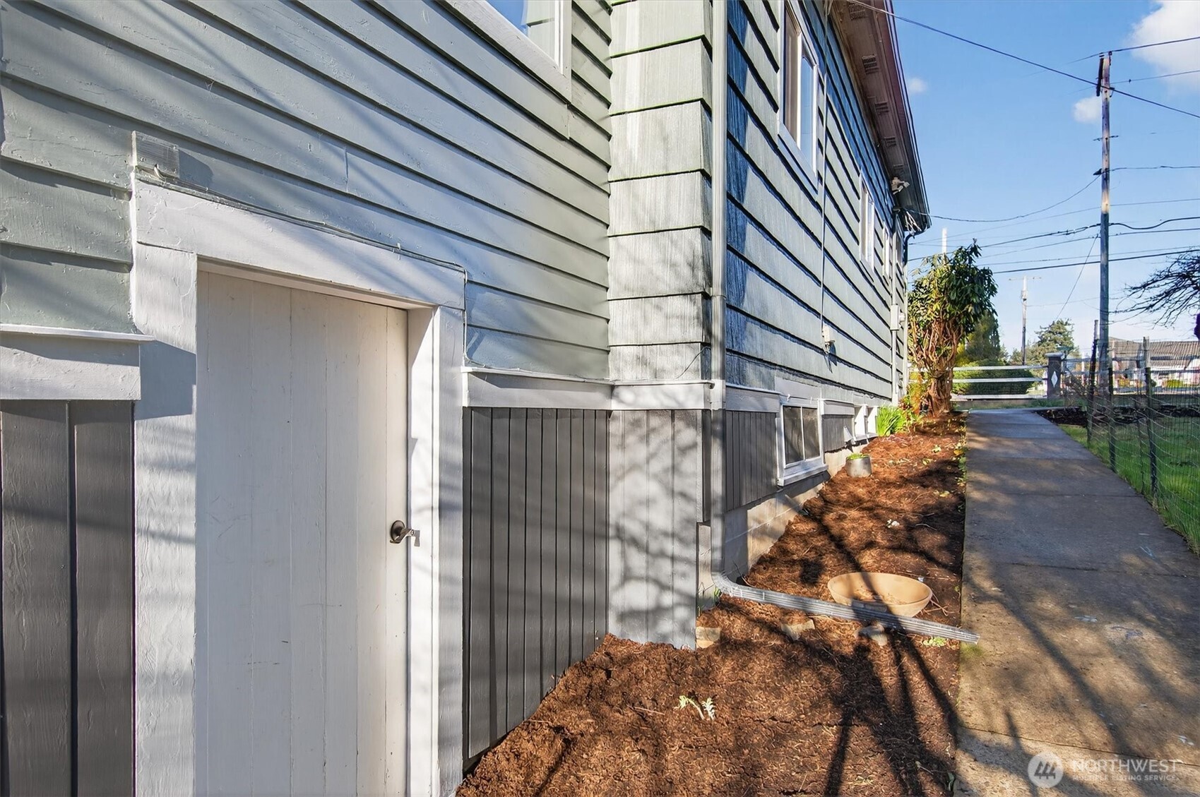 290 Columbia Street Cathlamet WA 98612