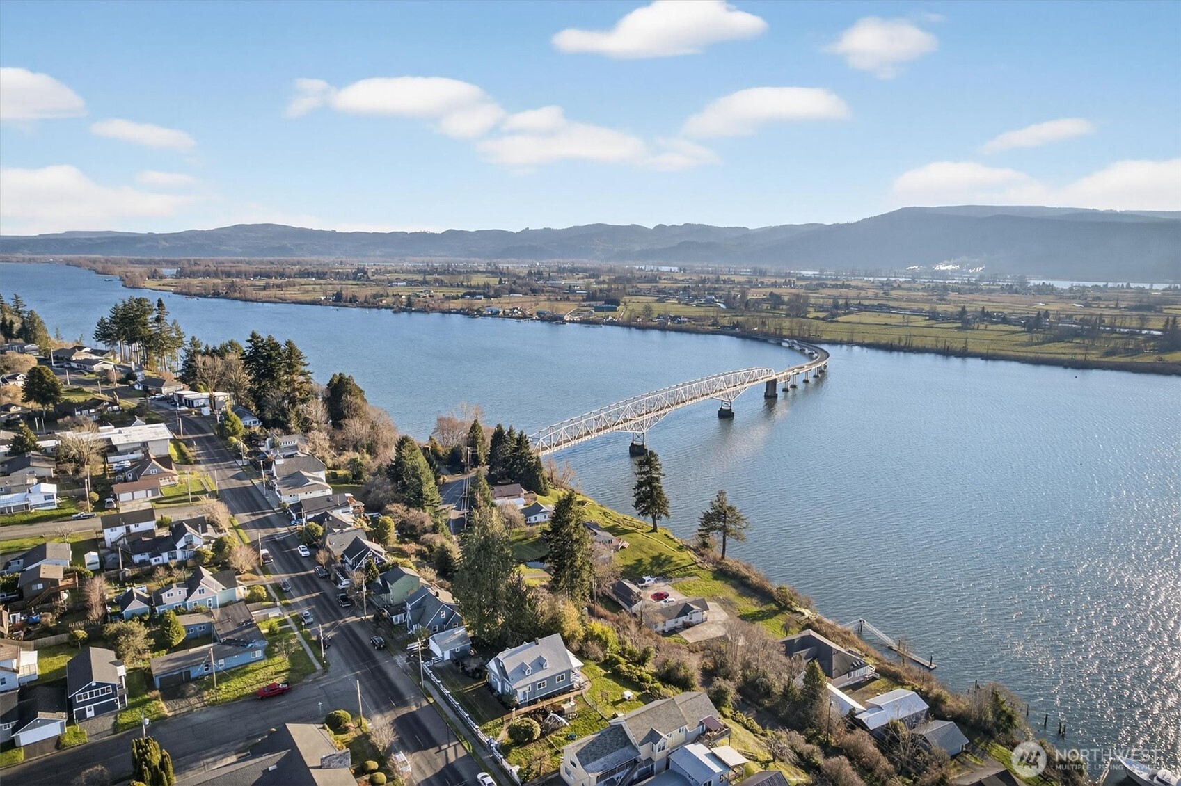 290 Columbia Street Cathlamet WA 98612