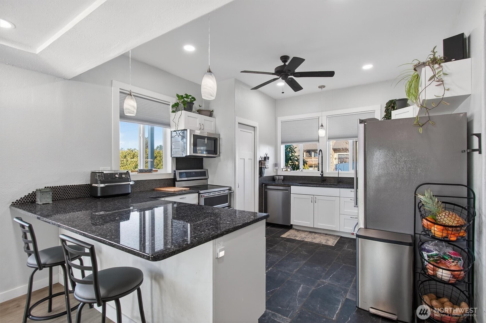 290 Columbia Street Cathlamet WA 98612