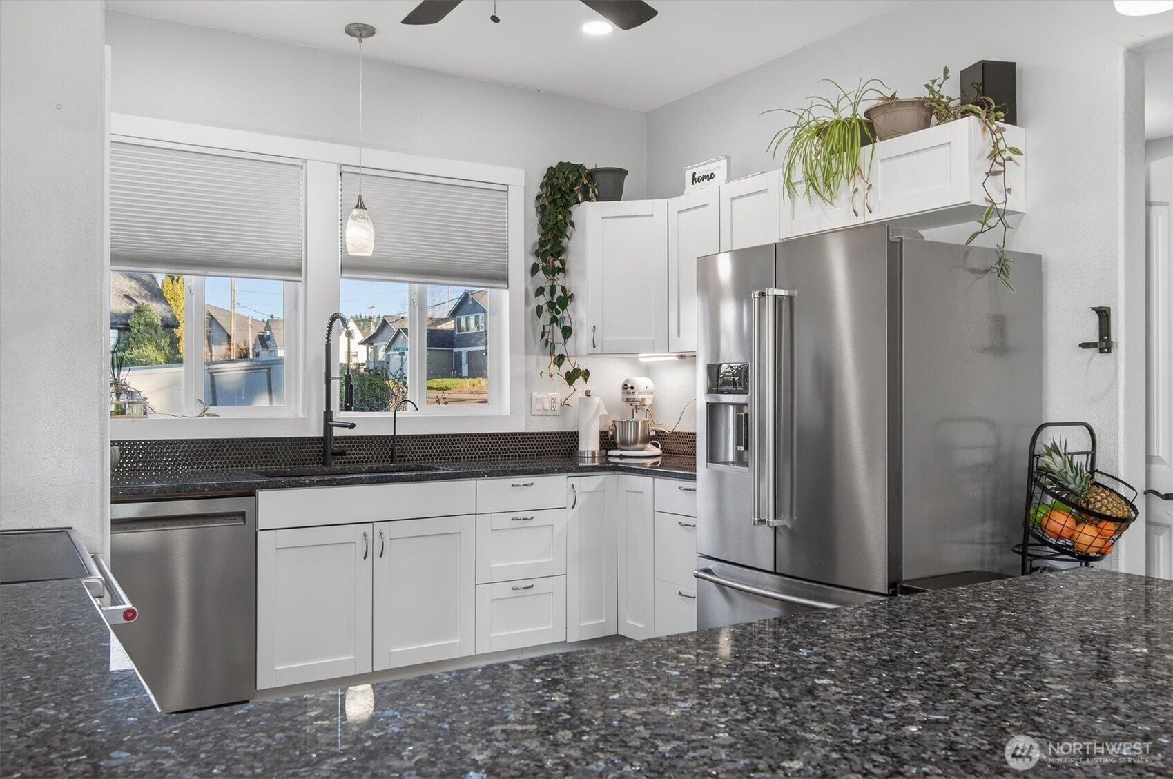290 Columbia Street Cathlamet WA 98612