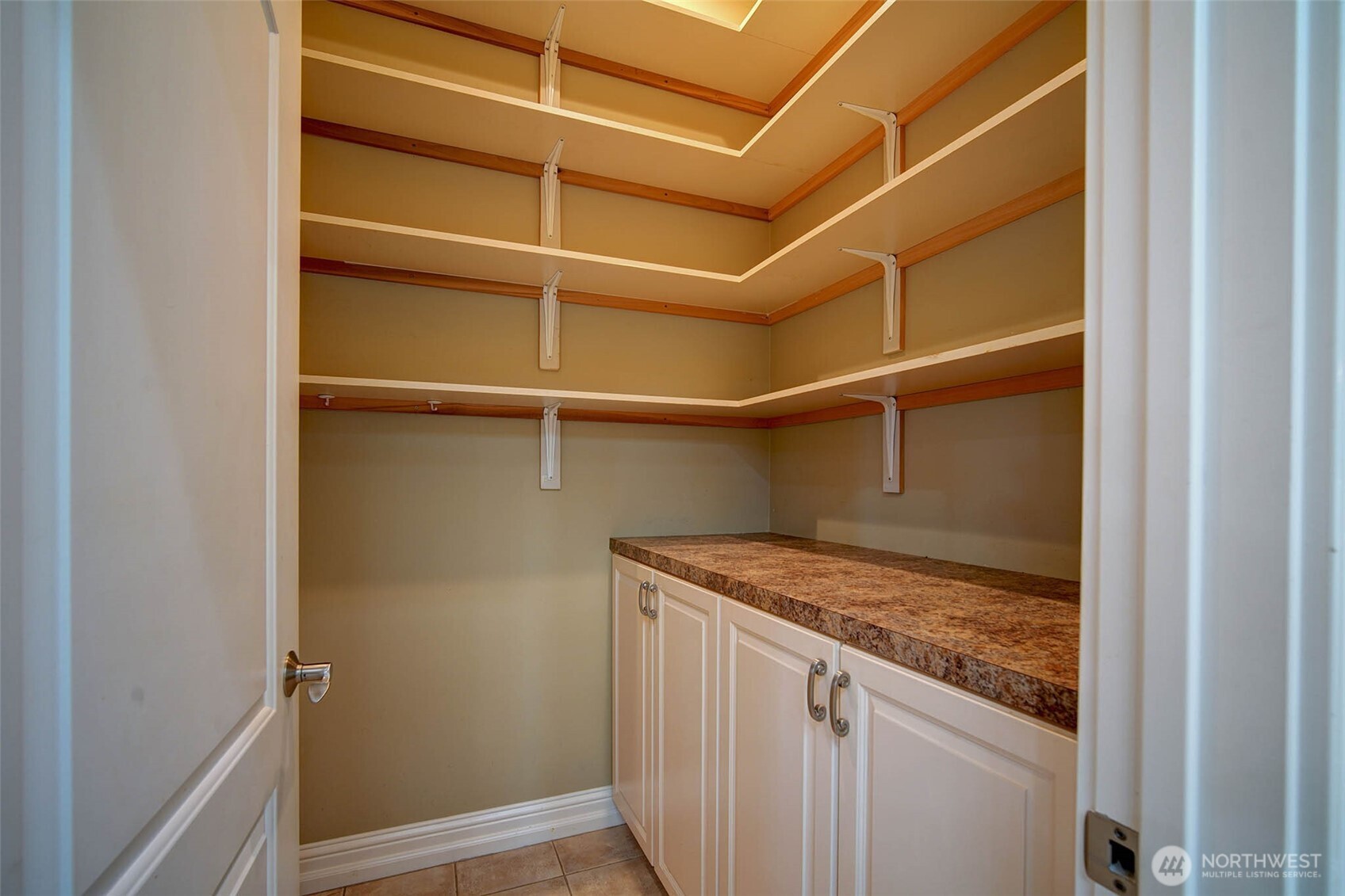 6145 93rd Avenue SE Mercer Island WA 98040