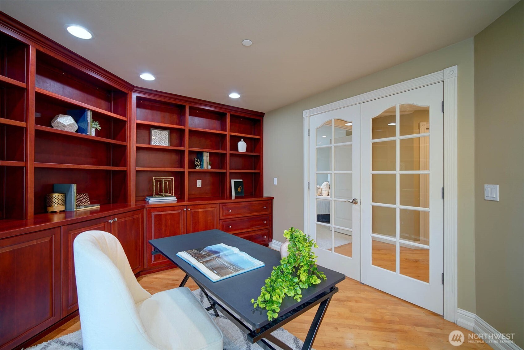 6145 93rd Avenue SE Mercer Island WA 98040