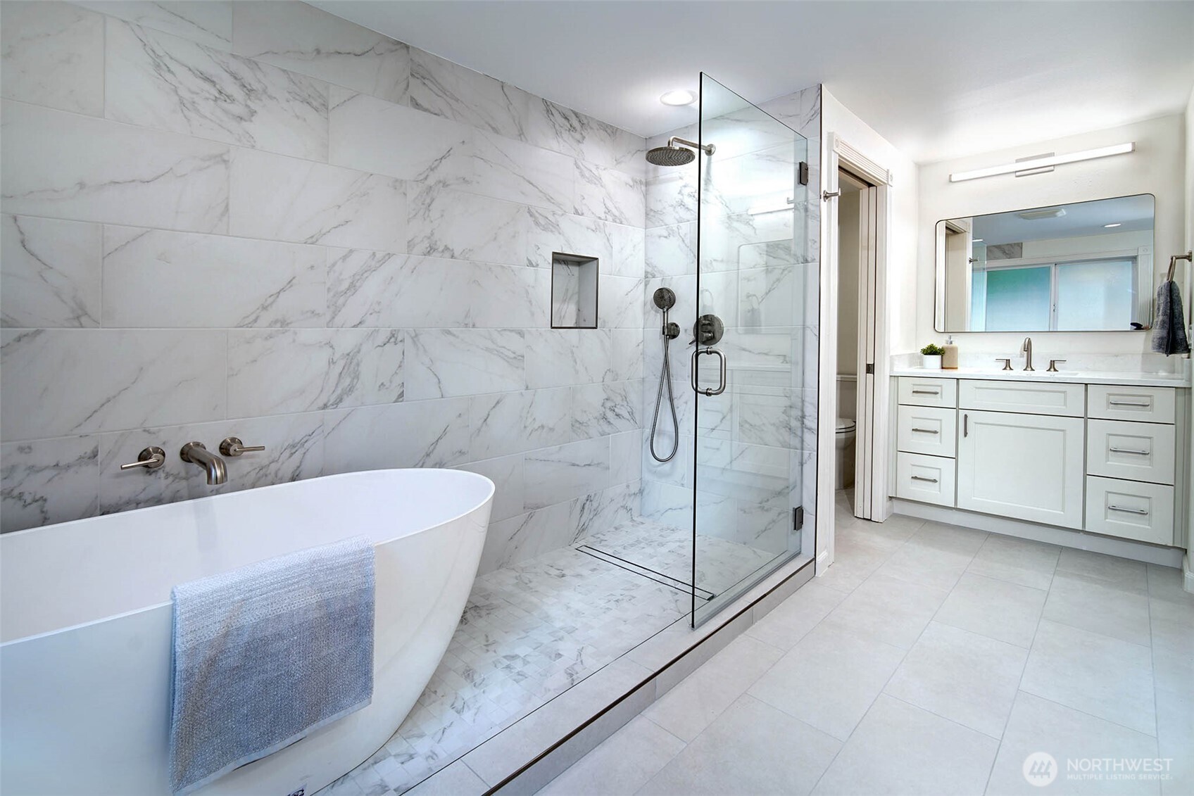 6145 93rd Avenue SE Mercer Island WA 98040