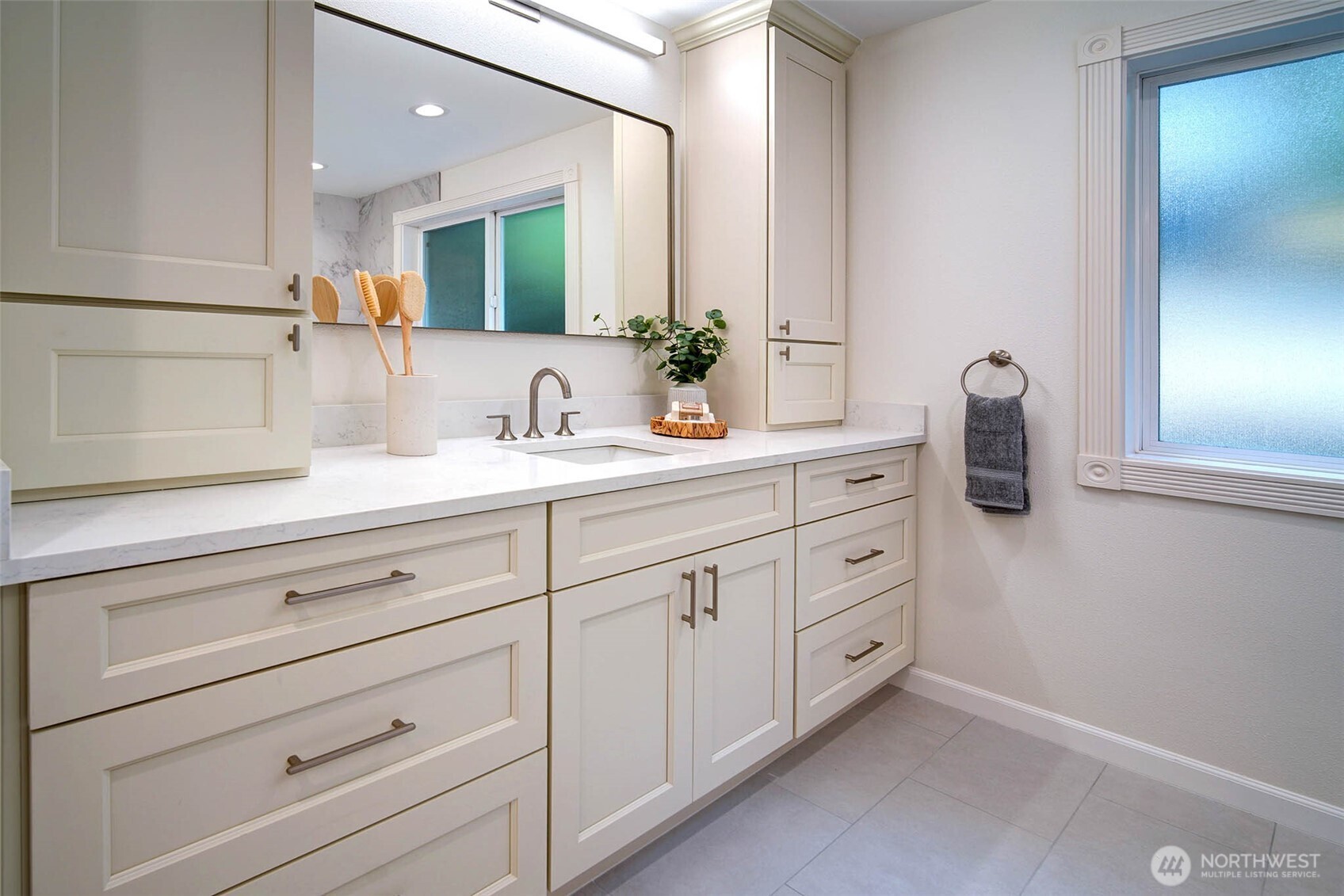 6145 93rd Avenue SE Mercer Island WA 98040