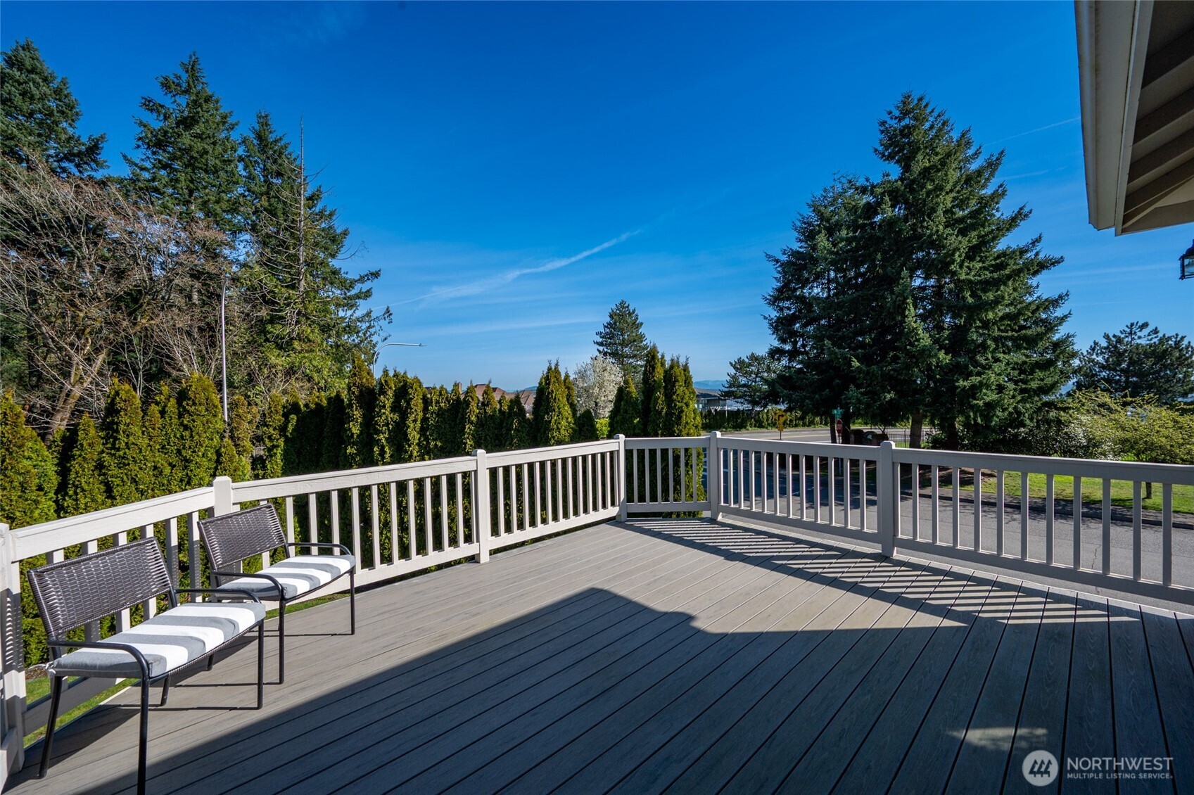 2203 12th Court NW Auburn WA 98001