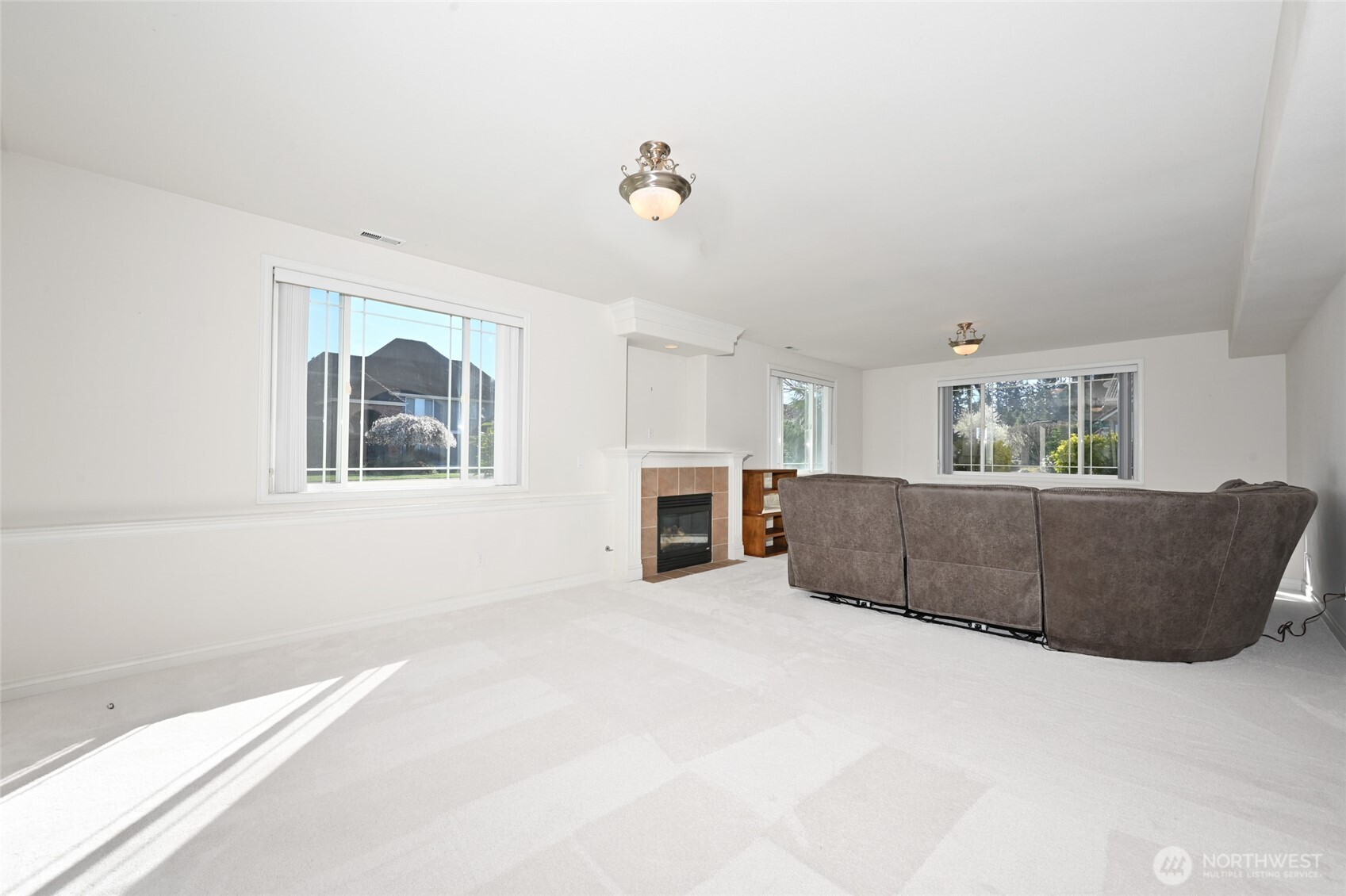 2203 12th Court NW Auburn WA 98001