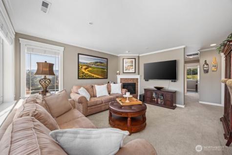 230 E Furnham Avenue Chelan WA 98816