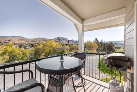 230 E Furnham Avenue Chelan WA 98816