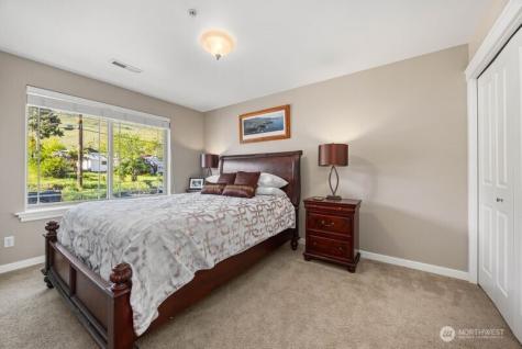 230 E Furnham Avenue Chelan WA 98816