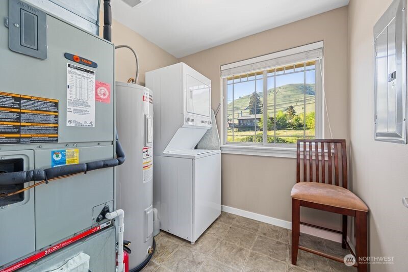 230 E Furnham Avenue Chelan WA 98816