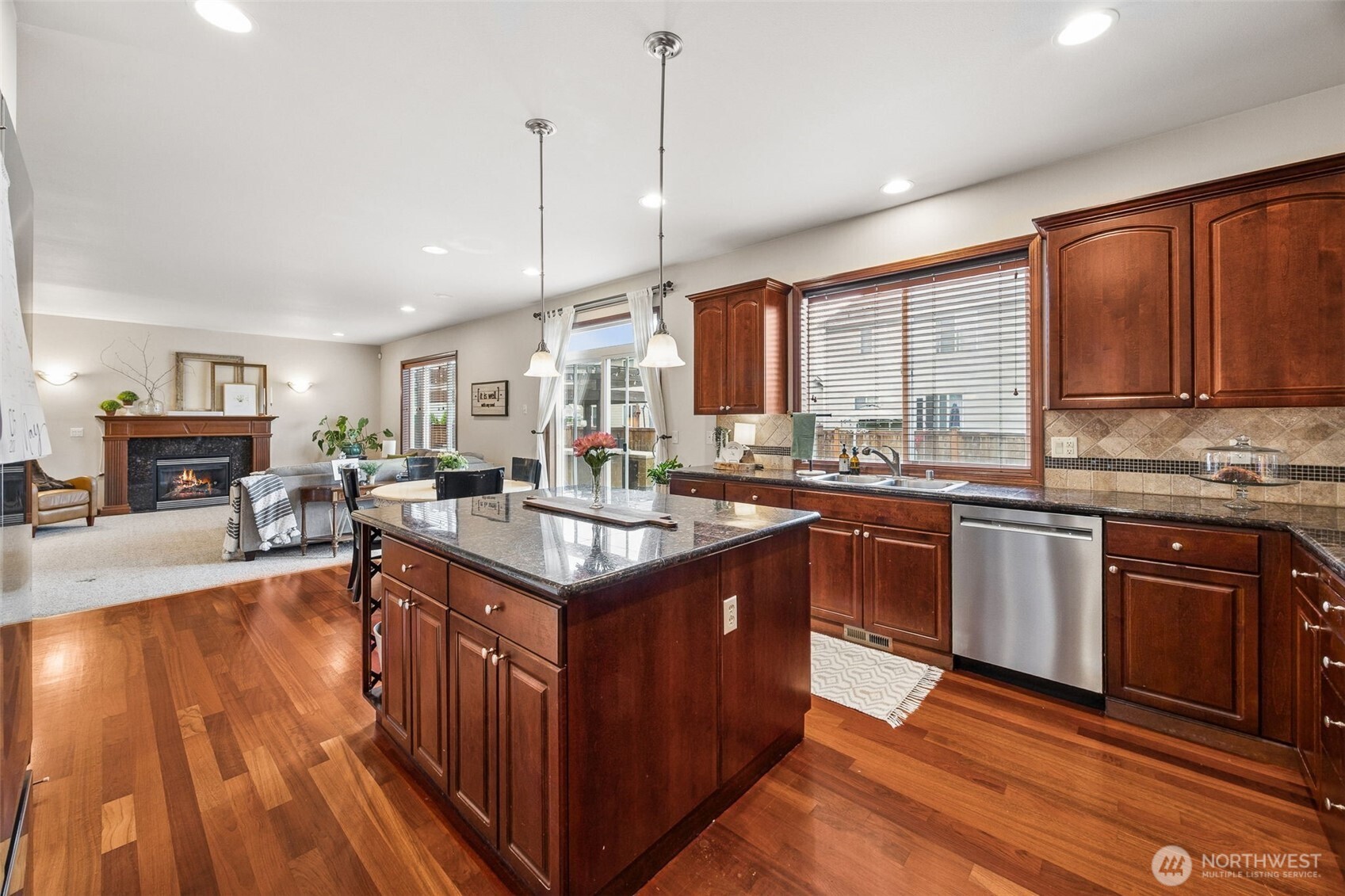 1519 Daffodil Avenue NE Orting WA 98360