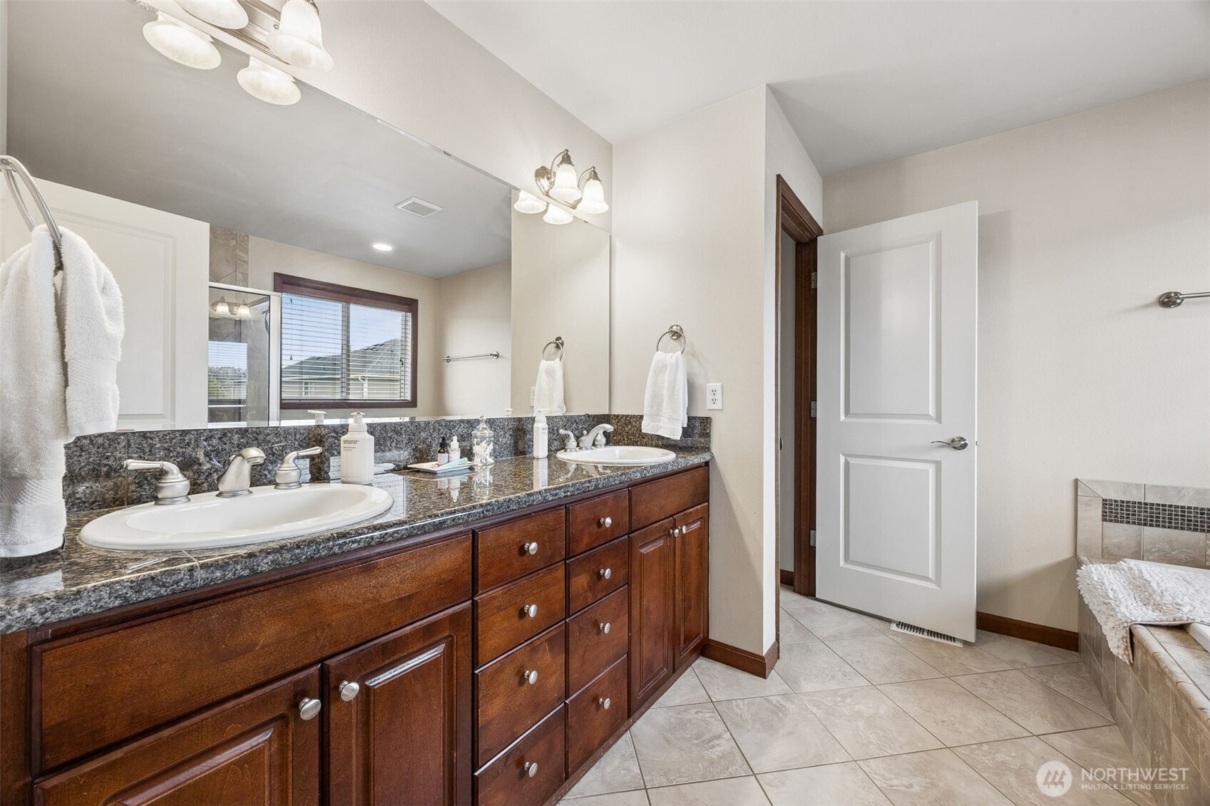 1519 Daffodil Avenue NE Orting WA 98360