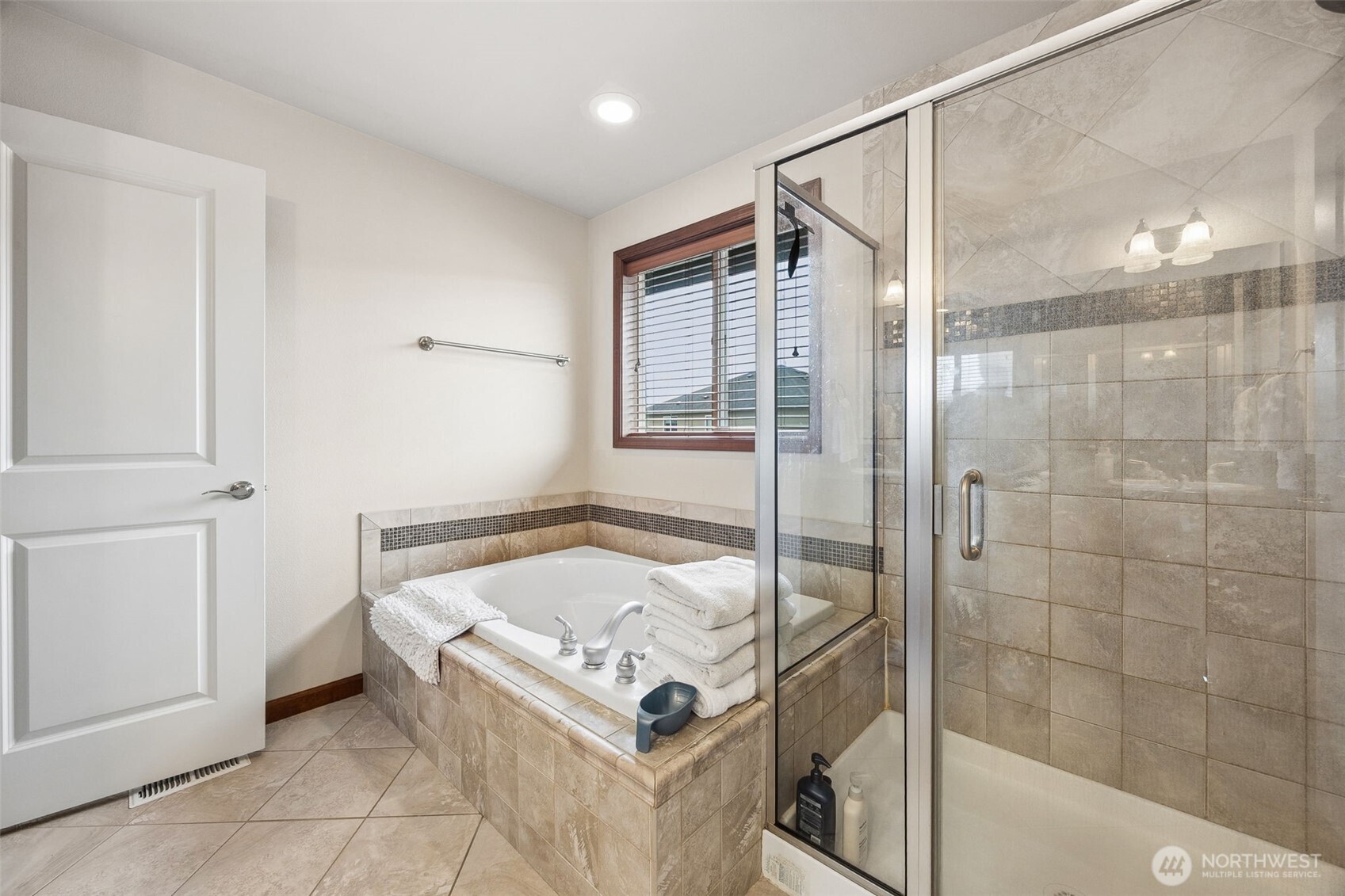 1519 Daffodil Avenue NE Orting WA 98360