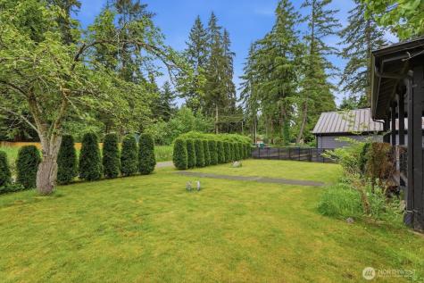 13826 Cascadian Way Everett WA 98208
