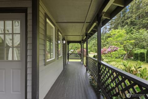 13826 Cascadian Way Everett WA 98208