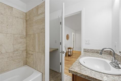 3340 SE Cedar Court Port Orchard WA 98366
