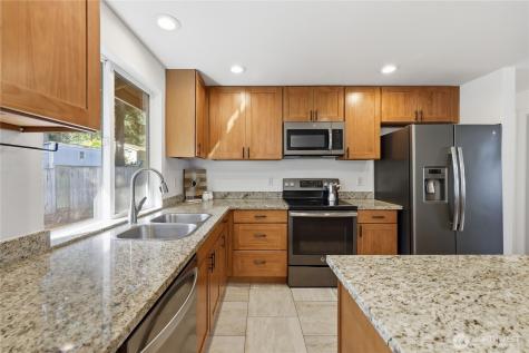 3340 SE Cedar Court Port Orchard WA 98366