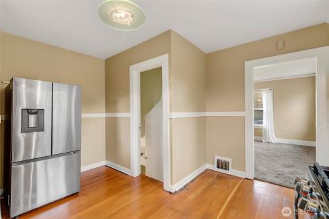 5003 Woodlawn Avenue N Seattle WA 98103