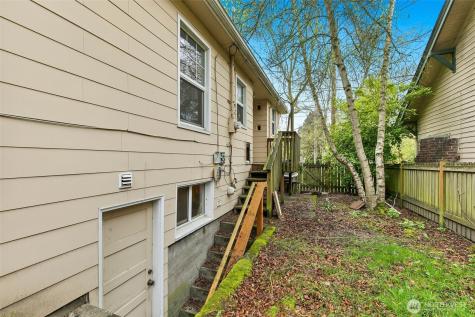 5003 Woodlawn Avenue N Seattle WA 98103