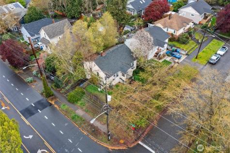 5003 Woodlawn Avenue N Seattle WA 98103