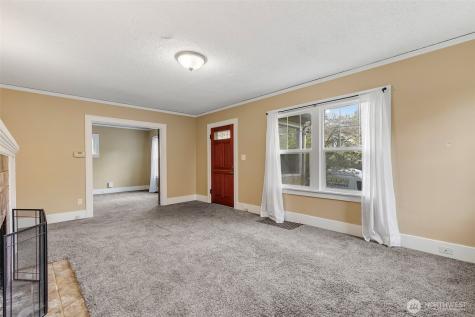 5003 Woodlawn Avenue N Seattle WA 98103