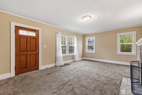 5003 Woodlawn Avenue N Seattle WA 98103