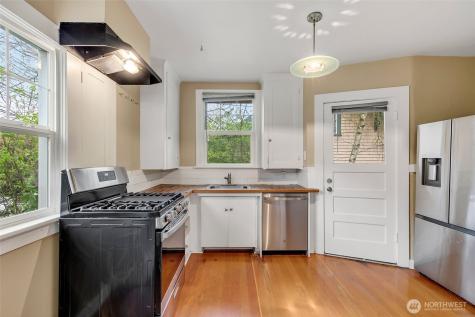 5003 Woodlawn Avenue N Seattle WA 98103