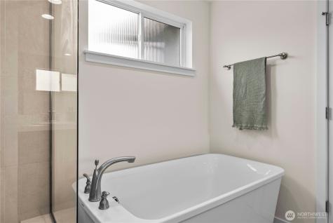 10214 SE 268th Place Kent WA 98030