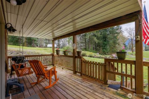 27 Olson Road Quinault WA 98575