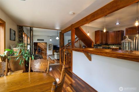 27 Olson Road Quinault WA 98575