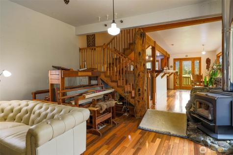 27 Olson Road Quinault WA 98575