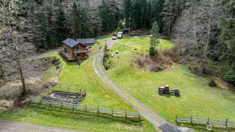 27 Olson Road Quinault WA 98575