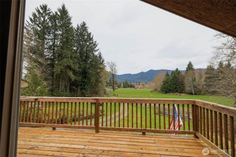 27 Olson Road Quinault WA 98575