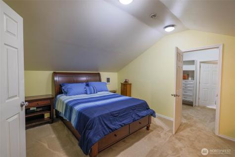 27 Olson Road Quinault WA 98575
