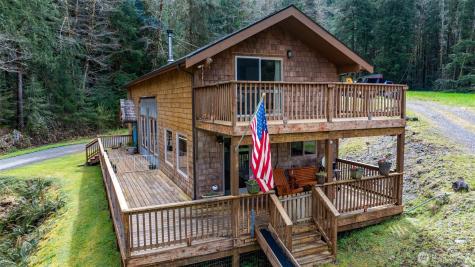 27 Olson Road Quinault WA 98575