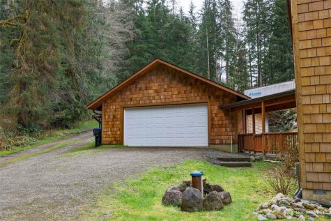 27 Olson Road Quinault WA 98575