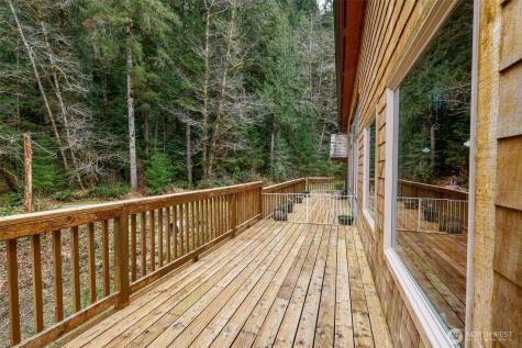 27 Olson Road Quinault WA 98575