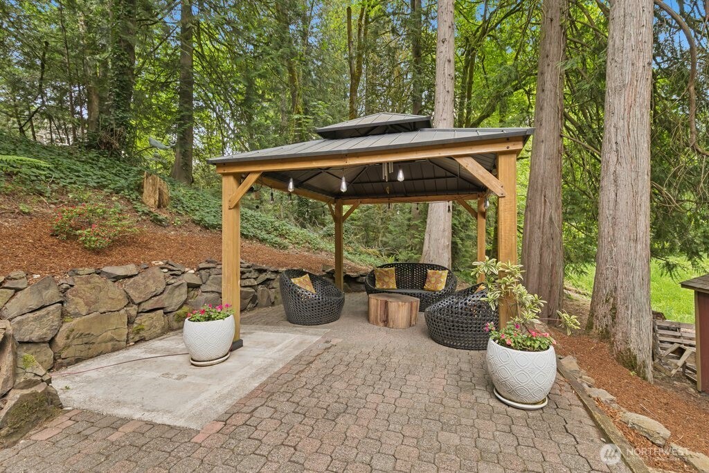 1830 216th Place NE Sammamish WA 98074