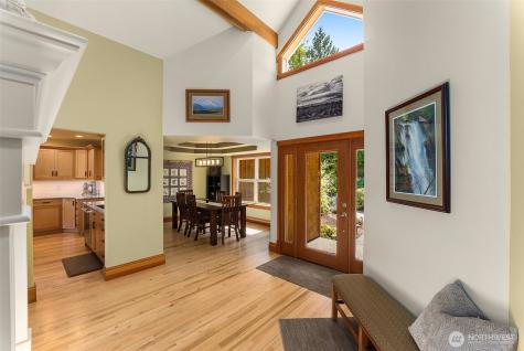 16480 Mountain View Road Mount Vernon WA 98274