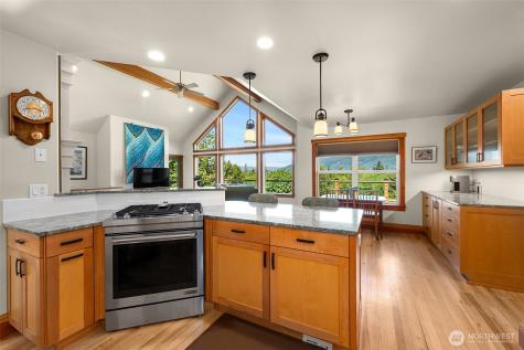 16480 Mountain View Road Mount Vernon WA 98274