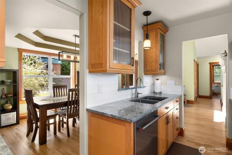 16480 Mountain View Road Mount Vernon WA 98274