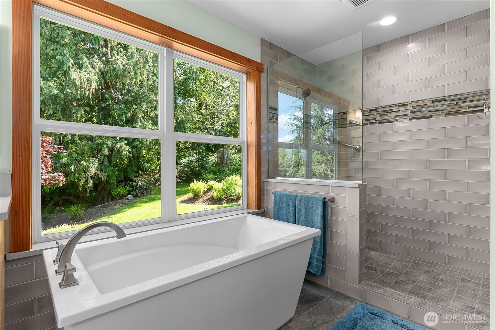 16480 Mountain View Road Mount Vernon WA 98274