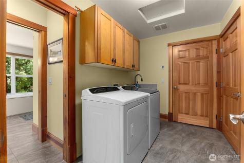 16480 Mountain View Road Mount Vernon WA 98274
