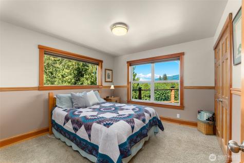 16480 Mountain View Road Mount Vernon WA 98274
