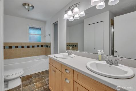 21306 109th Avenue SE Kent WA 98031