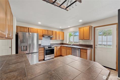 1232 NW Kathleen Drive Oak Harbor WA 98277