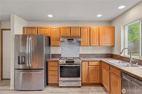 1232 NW Kathleen Drive Oak Harbor WA 98277